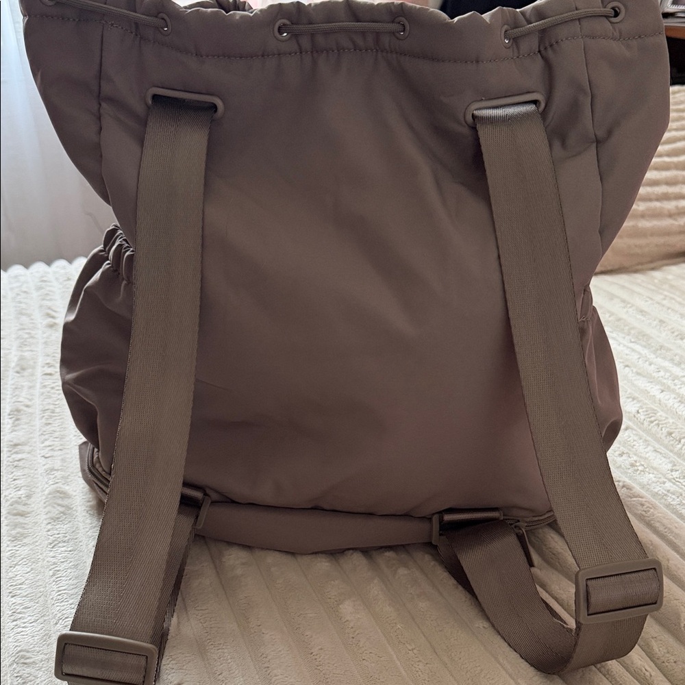 Beyond Yoga Gray Drawstring Backpack - image 3